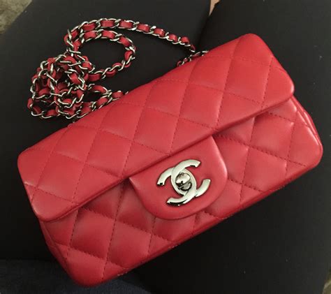 pursebop chanel mini.